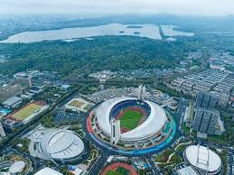 塔图姆脚踝扭伤进入更衣室：3+1坚持罚球全场高呼MVP 小萨垫脚吃恶犯