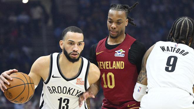 更用无数辉 更用无数辉